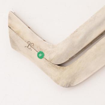 Thore Sunna, a reindeer horn knife, before 1963, signed.