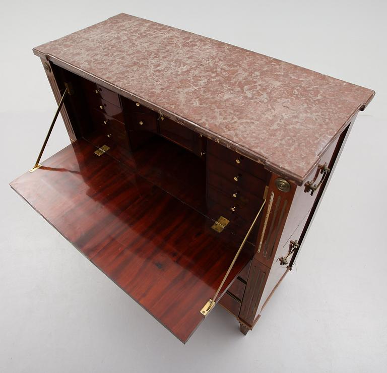 CHIFFONJÉ, gustaviansk stil, 1800-talets mitt.