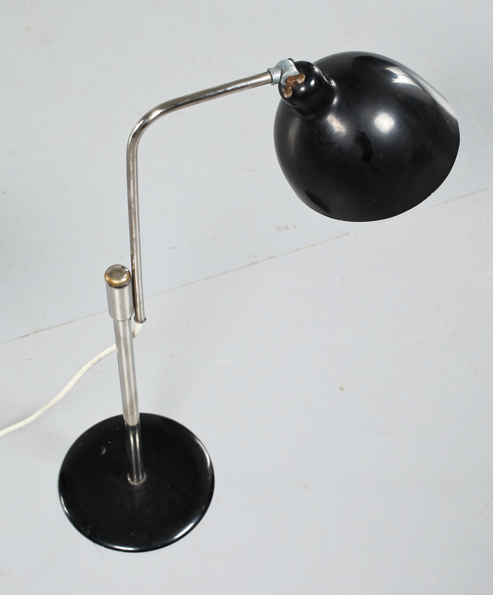 BORDSLAMPA, 1900-talets mitt.