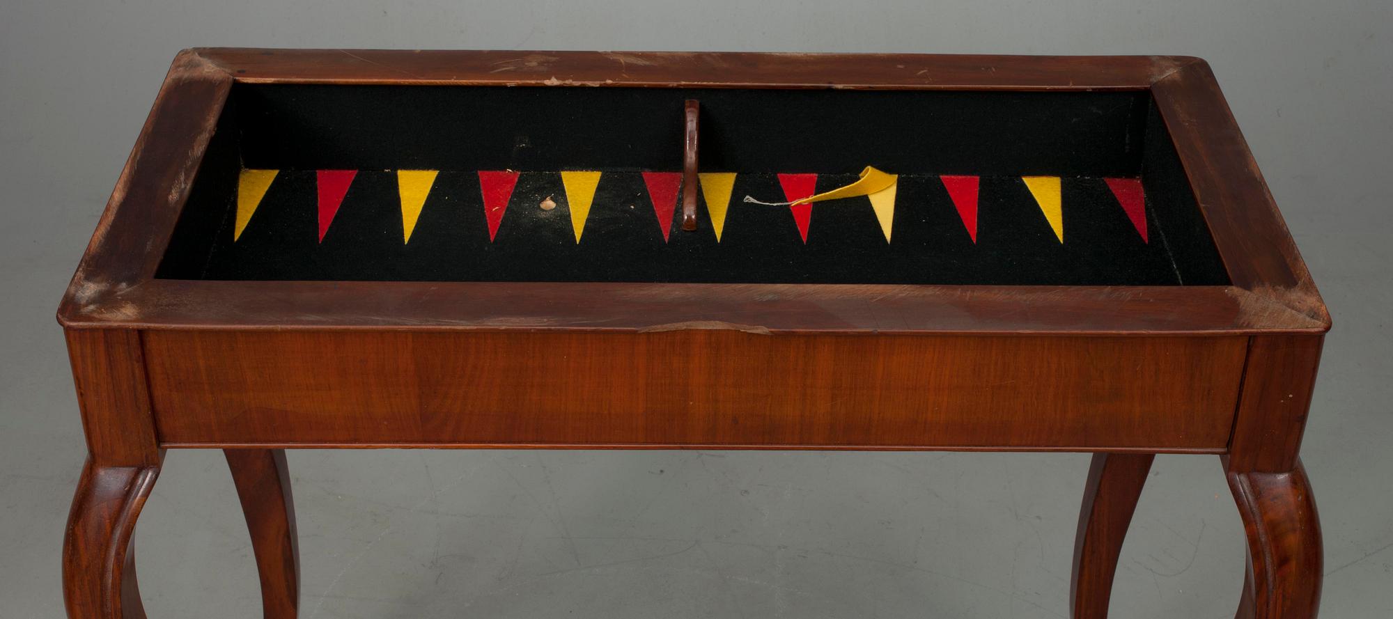 SPELBORD, mahogny, nyrokoko 1800-talets senare hälft.