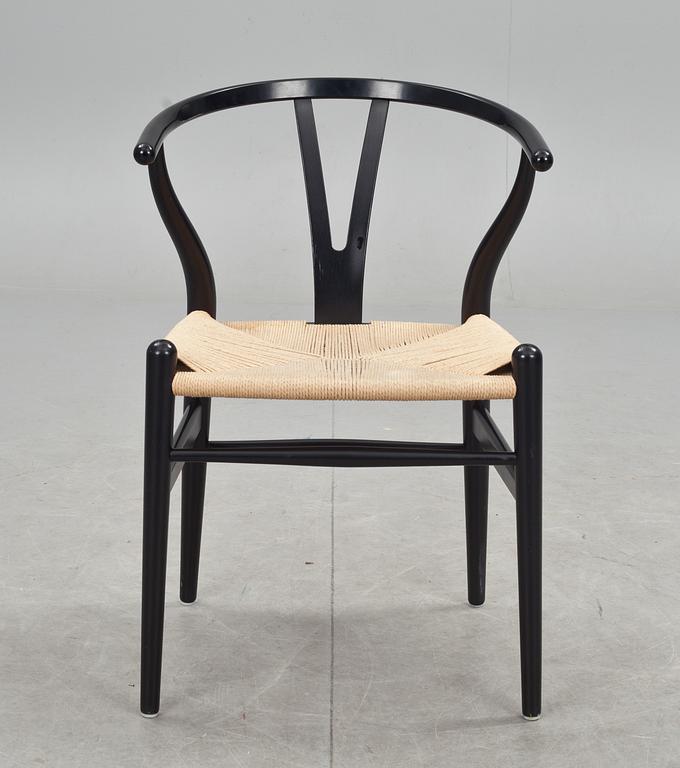 KARMSTOL, Y-stolen, formgiven av Hans Wegner 1950, tillverkad av Carl Hansen & Son, Odense.