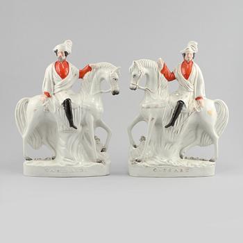FIGURINER, ett par, porslin, Staffordshire, 1800-talets senare del.
