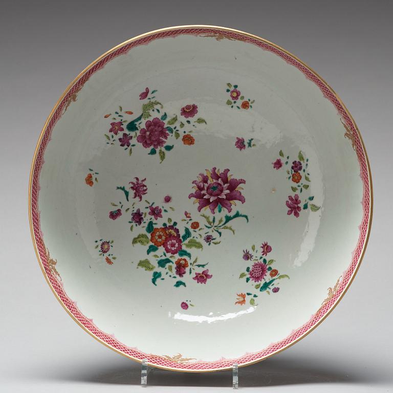 BÅLSKÅL, kompaniporslin. Qingdynastin, Qianlong (1736-95).