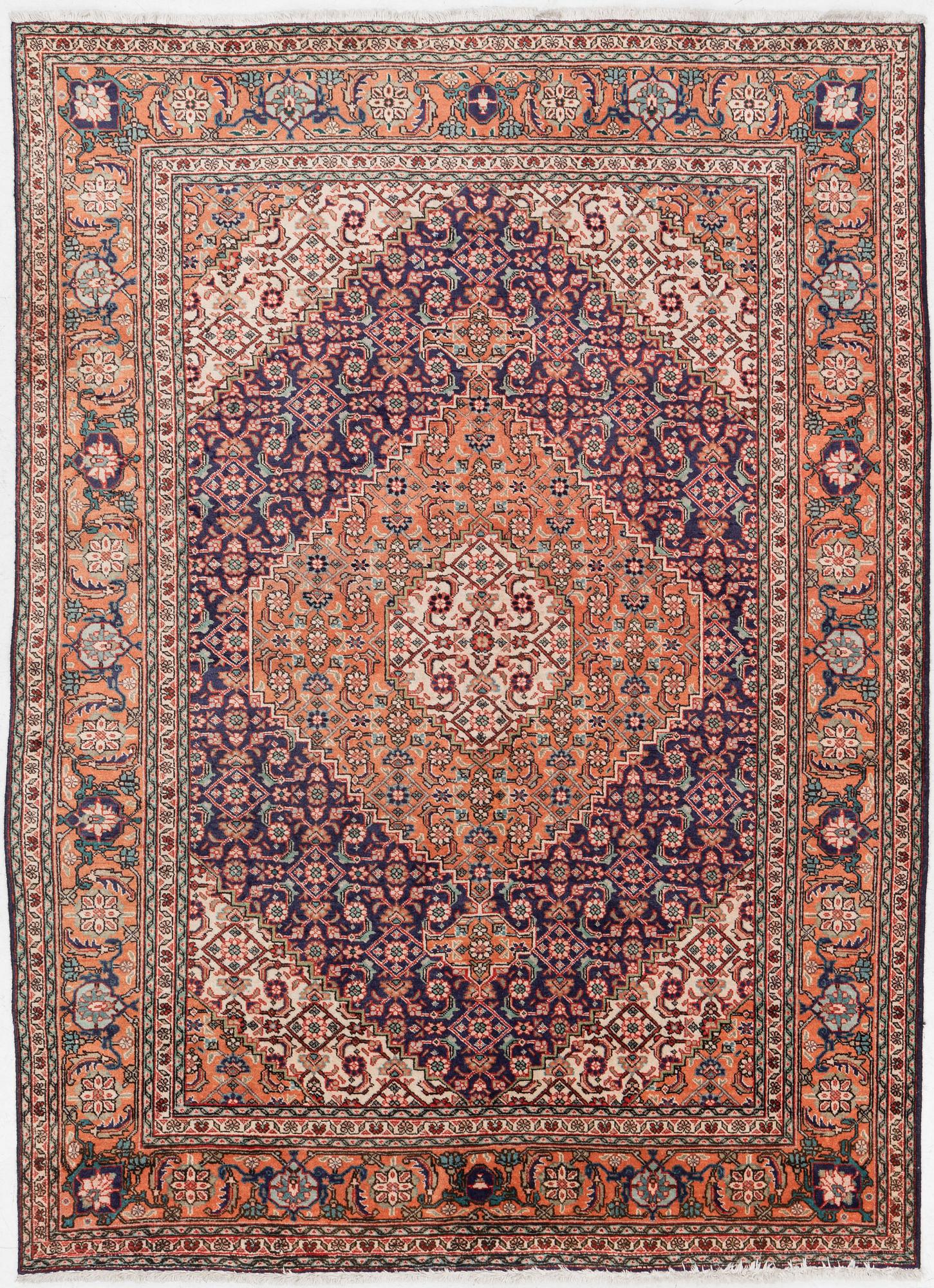 Carpet, Tabriz, 277 x 202-206 cm.