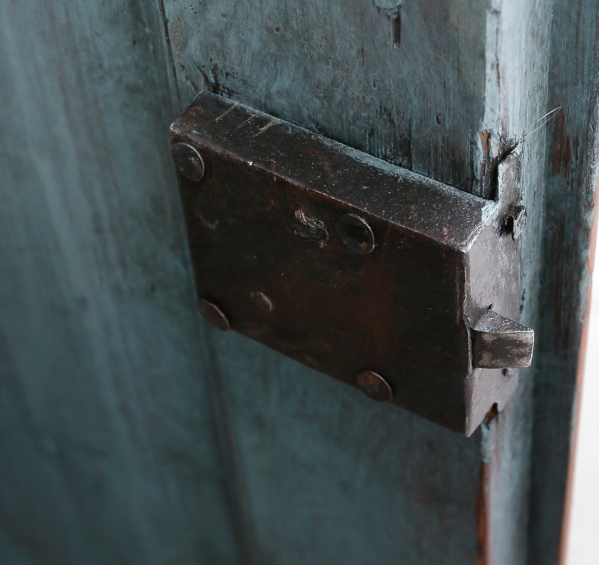 HÄNGSKÅP, 1800-talets första hälft.