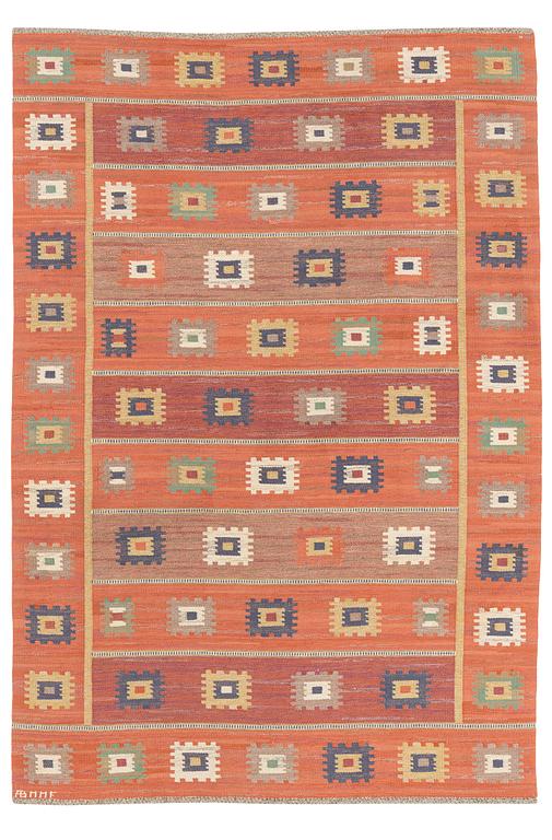 Märta Måås-Fjetterström, matta, "Röd grön äng", rölakan, ca 299 x 206 cm, signerad AB MMF.