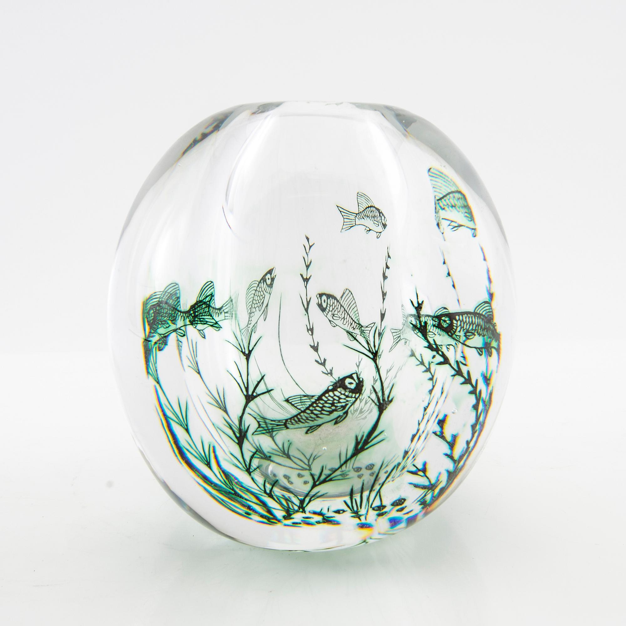 Edward Hald, vase "Fish Grail" Orrefors. 1955.