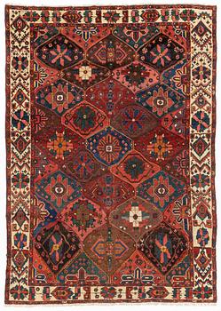 A semi-antique, Chahar Mahal/Bakhtiari carpet, ca 290 x 201-211 cm.