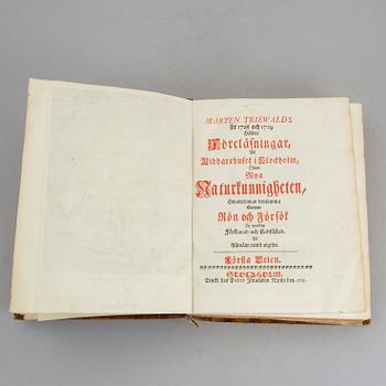 MÅRTEN TRIEWALD. År 1728 och 1729 håldne föreläsningar, på Riddarehuset i Stockholm, volym I, Stockholm 1735.