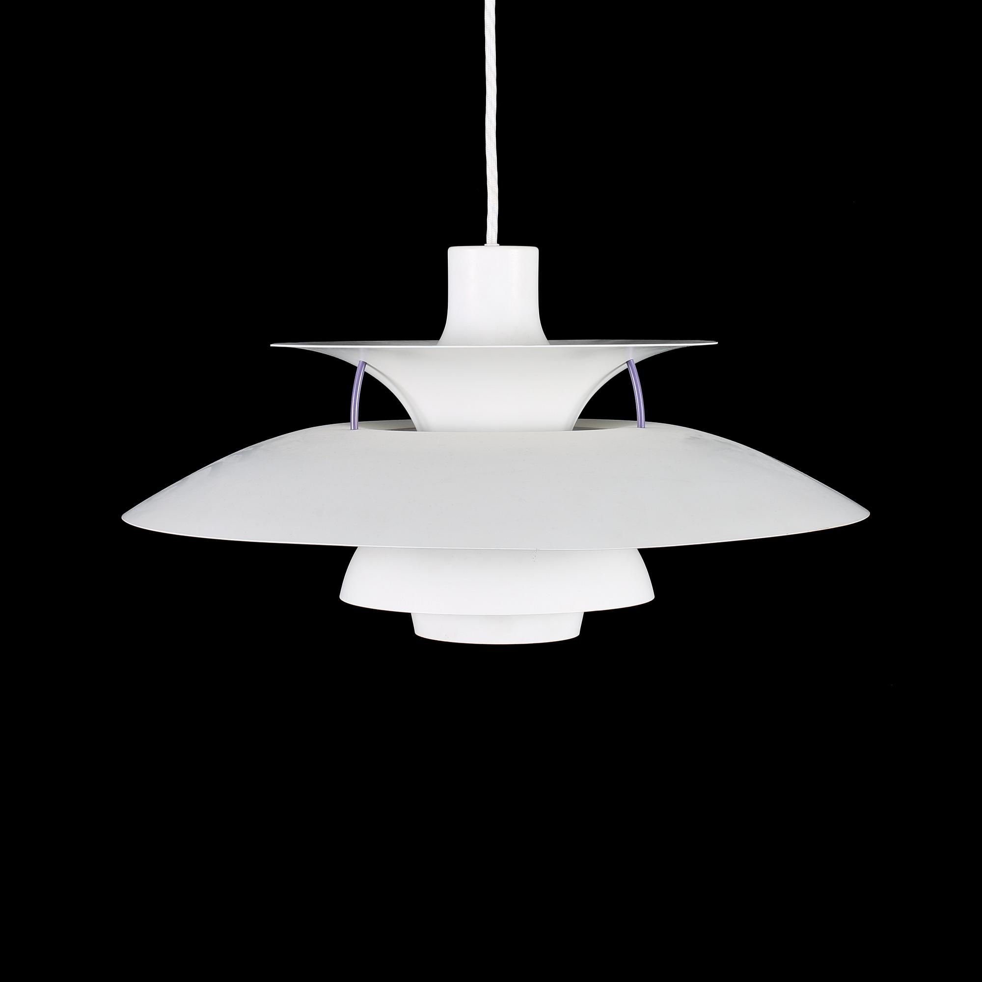 TAKLAMPA, PH-5, Poul Henningsen för Louis Poulsen, Danmark, 1900-talets andra hälft, höjd ca 27 cm.
