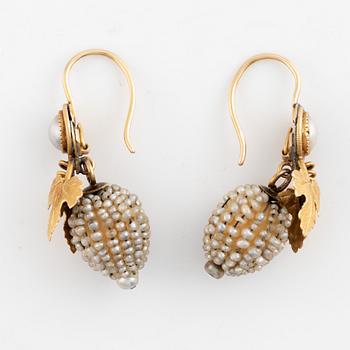 Gold and seed pearl grapewine earrings, 1800's.