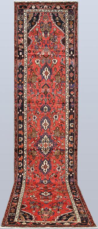 A Mehraban runner, approx. 497 x 108 cm.