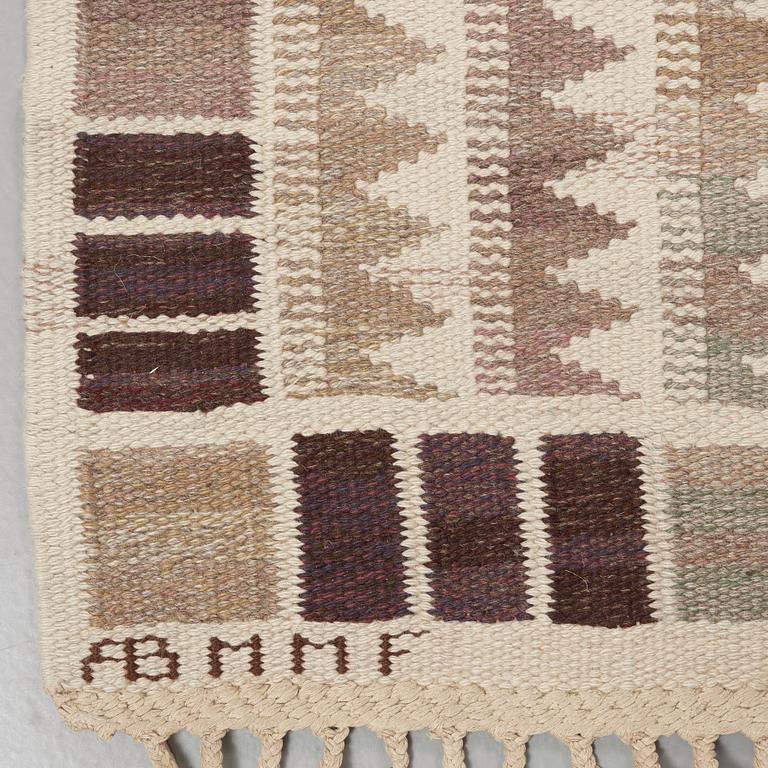 Barbro Nilsson, A CARPET. "Salerno grå" ("Kristianstad"). Flat weave. 327 x 211 cm. Signed AB MMF BN.