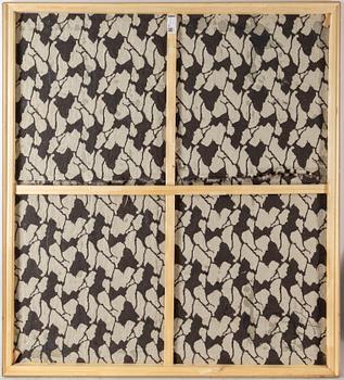 Karl Norin, syntetisk päls, epoxy, foam board och glasfiber.