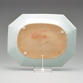 A large blue and white serving dish, Qing dynasty, Qianlong (1736-95).