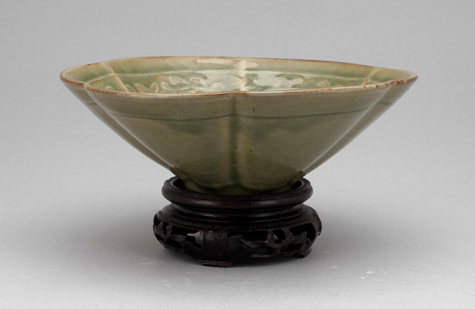 SKÅLFAT, keramik. Kina, 1900-tal.