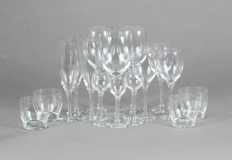 GLASSERVIS, 48 delar, "Illusion", Orrefors, 1:a sort. 1900-talets andra hälft.