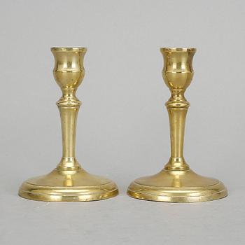 LJUSSTAKAR, ett par, mässing, 1800-tal.