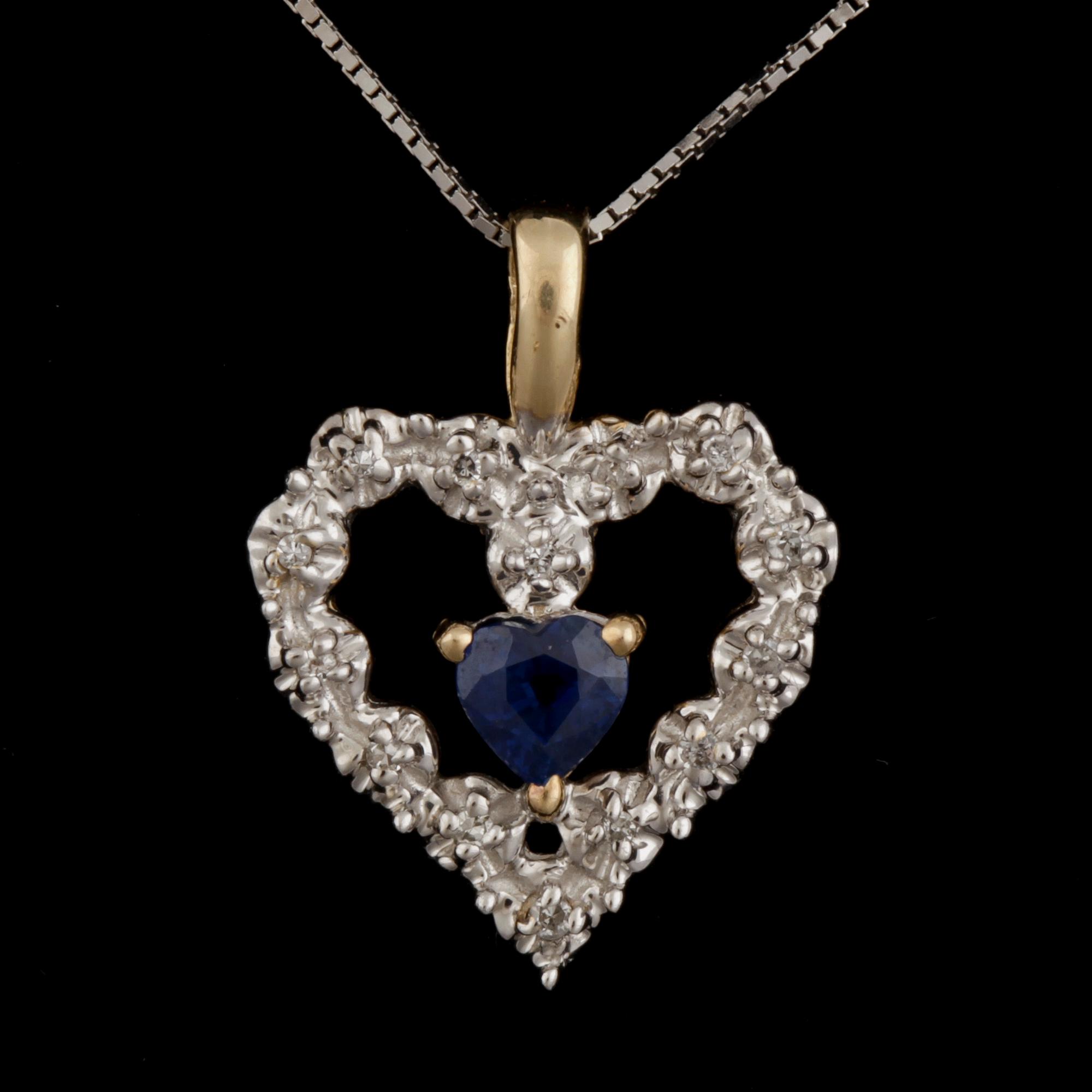 HALSSMYCKE, 14k vitguld, hänge med hjärtformad safir och diamanter. Vikt 2,6g.