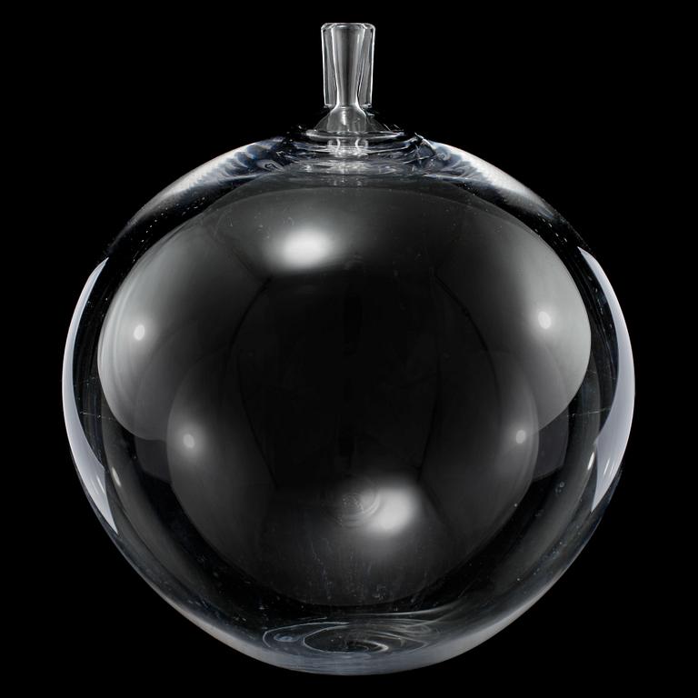 VAS, glas "Äpplet", Ingeborg Lundin, Orrefors, 1900-talets andra hälft.