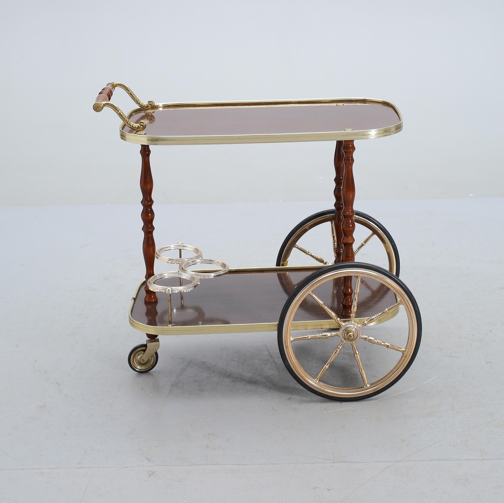 SERVERINGSVAGN, 1900-talets andra hälft.