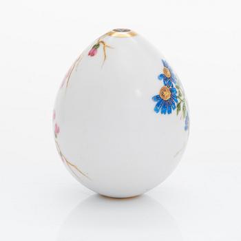 A Russian Easter egg by the Imperial Porcelain Factory in Saint Petersburg late 19th century.