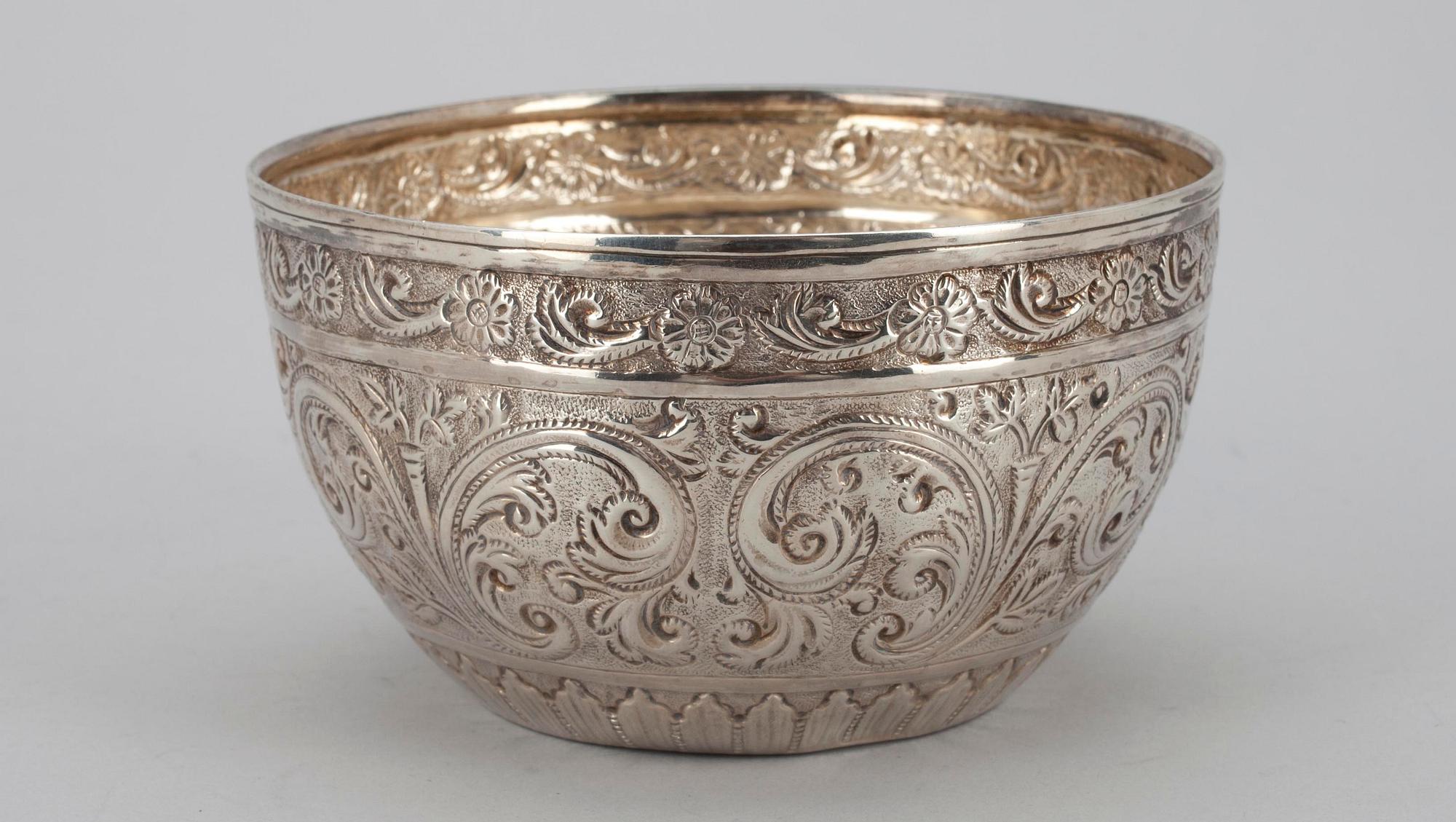 SKÅL, silver, London, 1879. Vikt 137 g.