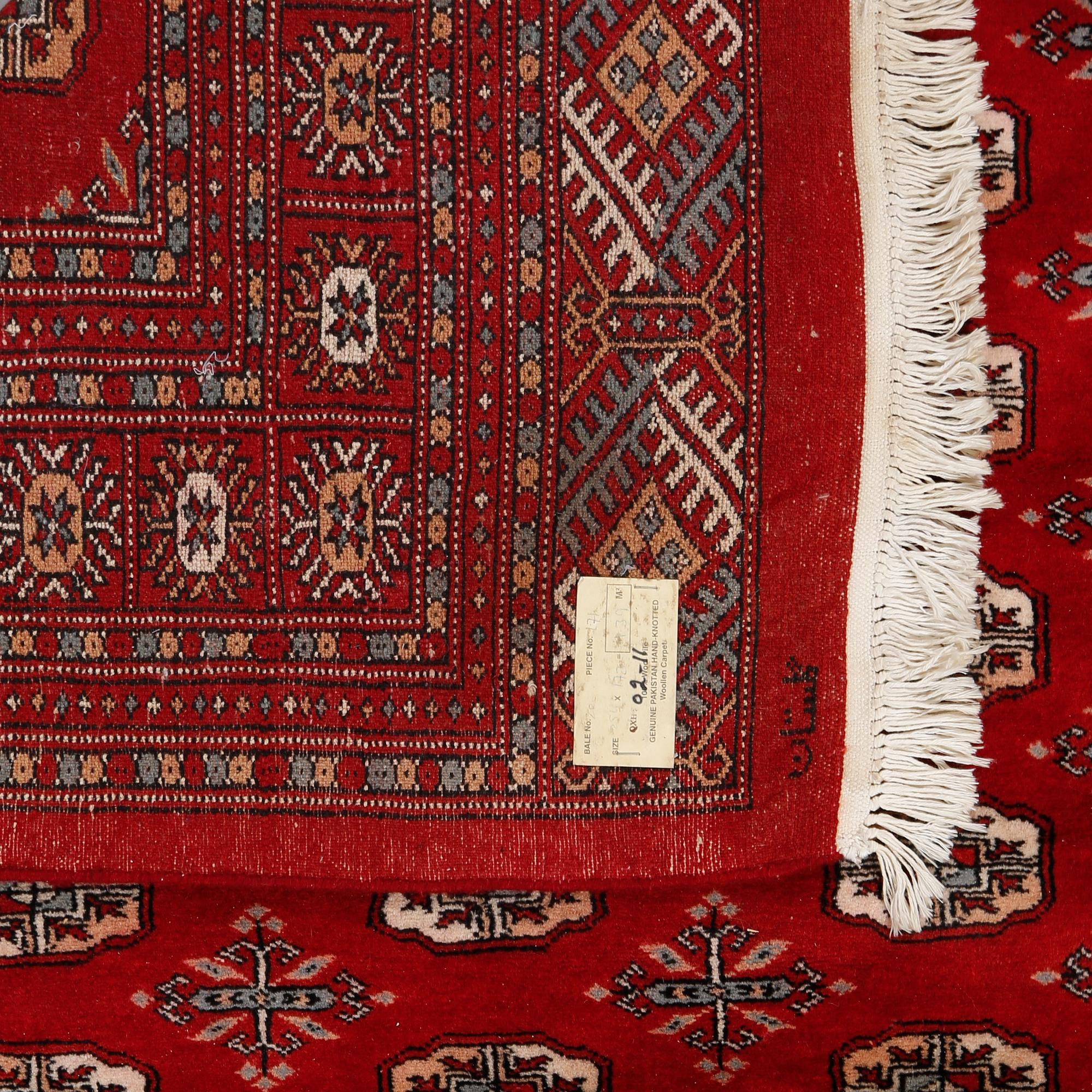 MATTA, Pakistan, signerad, 254 x 172 cm, 1900-talets andra hälft.