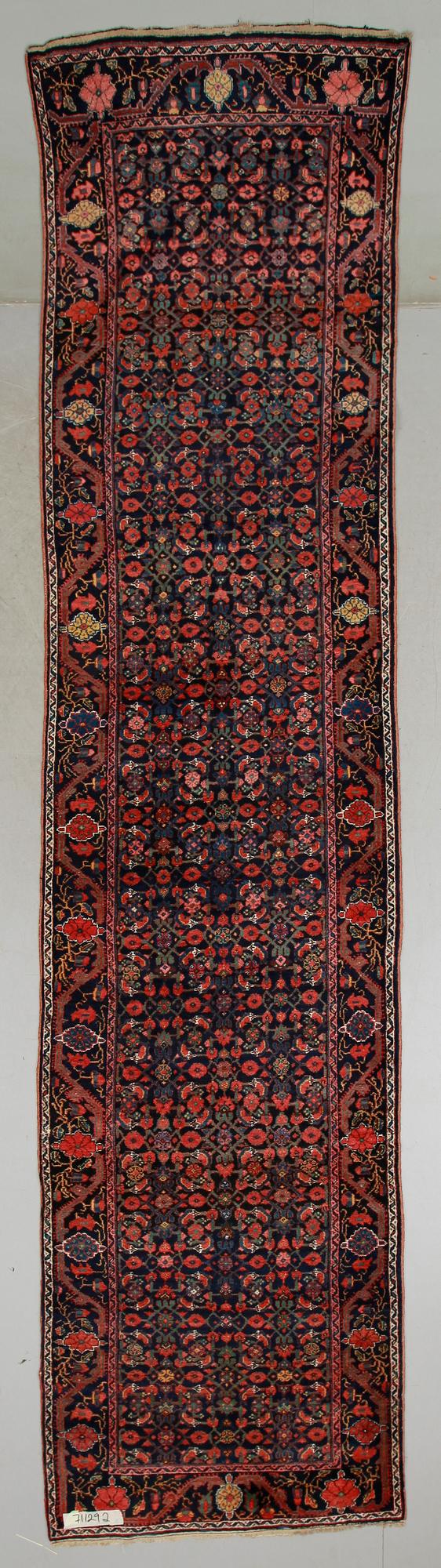MATTA, orientalisk, ca 467 x 118 cm.