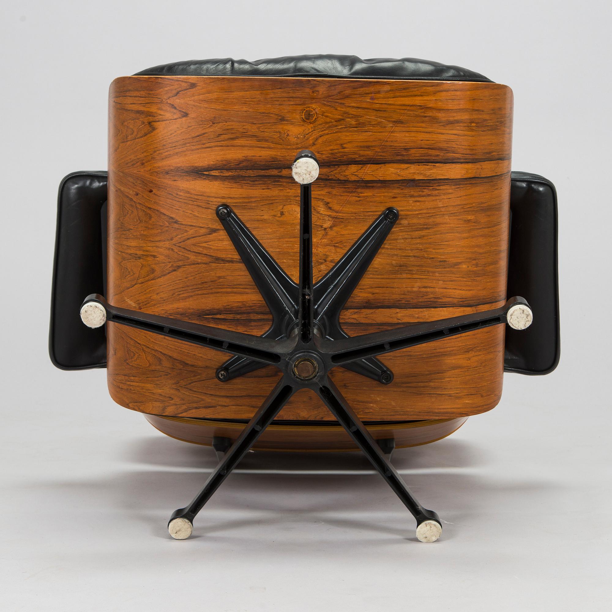 Charles & Ray Eames, 'Lounge chair', licensed by Mobilier International France, 1977.