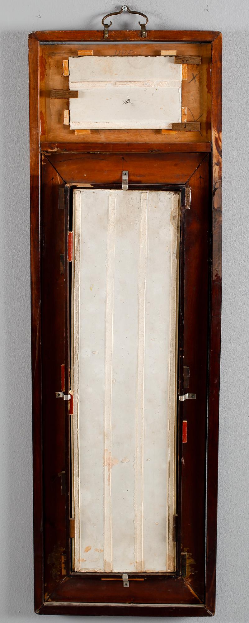 VÄGGPLATTOR, 2 st, porslin, Kina, i en ram, sannolikt tidigt 1900-tal.