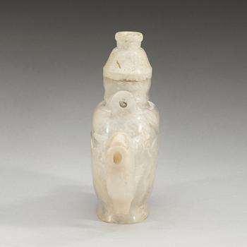 An archaistic nephrite ewer with cover, presumably late Qing dynasty (1644-1912).