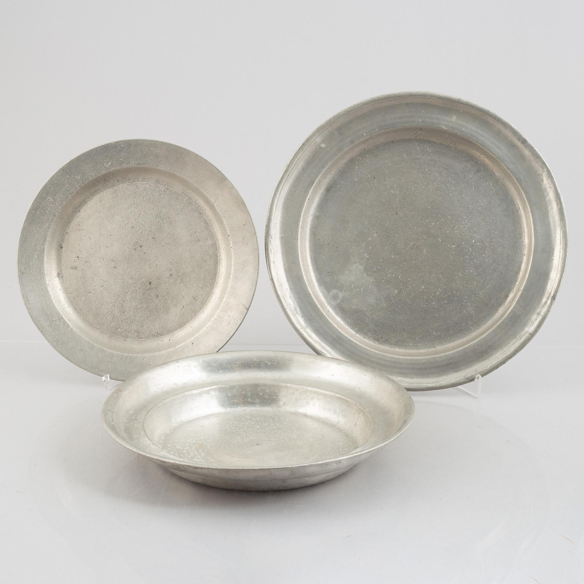 A set of three Swedish pewter dishes, including Johan Brun, Västervik 1787.