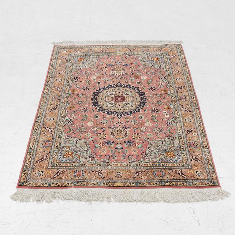 Matta, orientalisk, silkesinslag, ca. 146 x 101 cm.