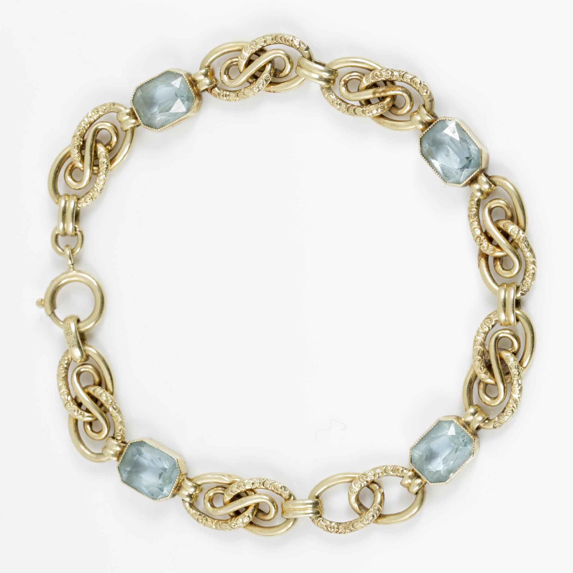 ARMBAND, med akvamariner, 14K guld. Totalvikt ca 9 gram.