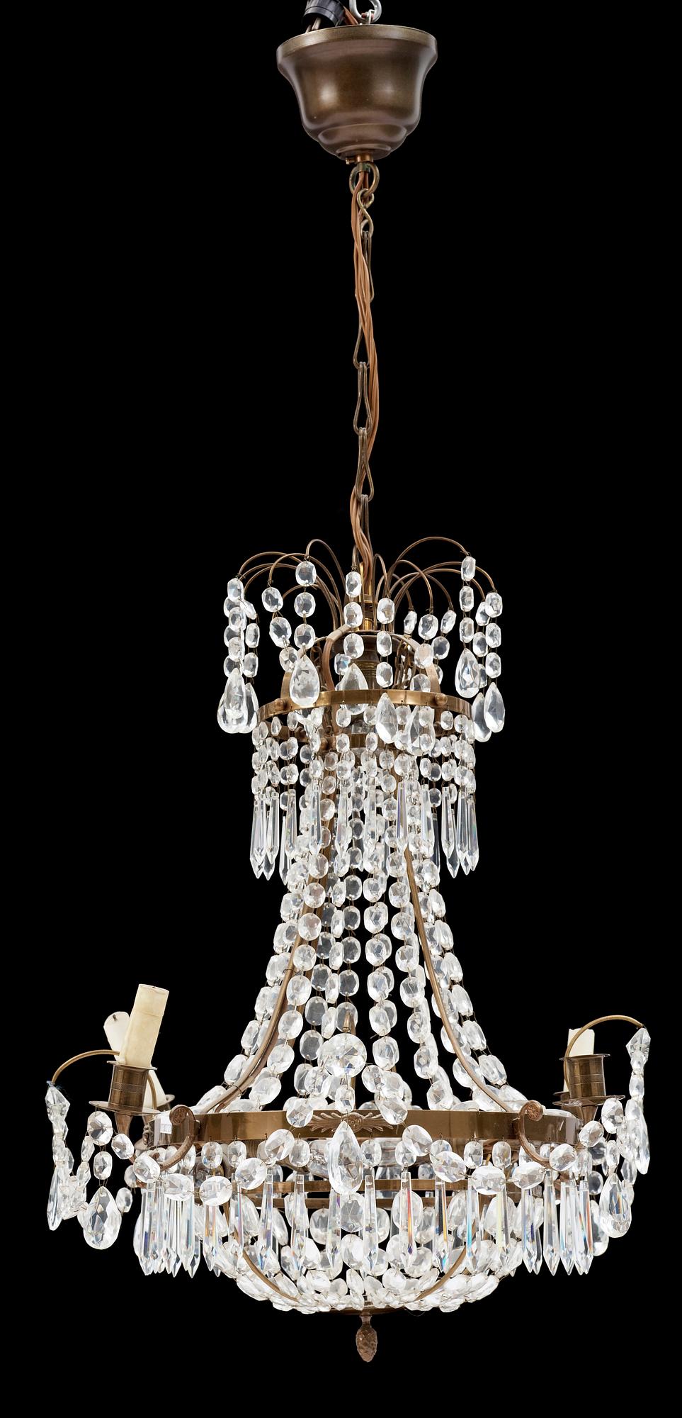 LJUSKRONA, gustaviansk stil, 1900-talets mitt. Höjd ca 55 cm.