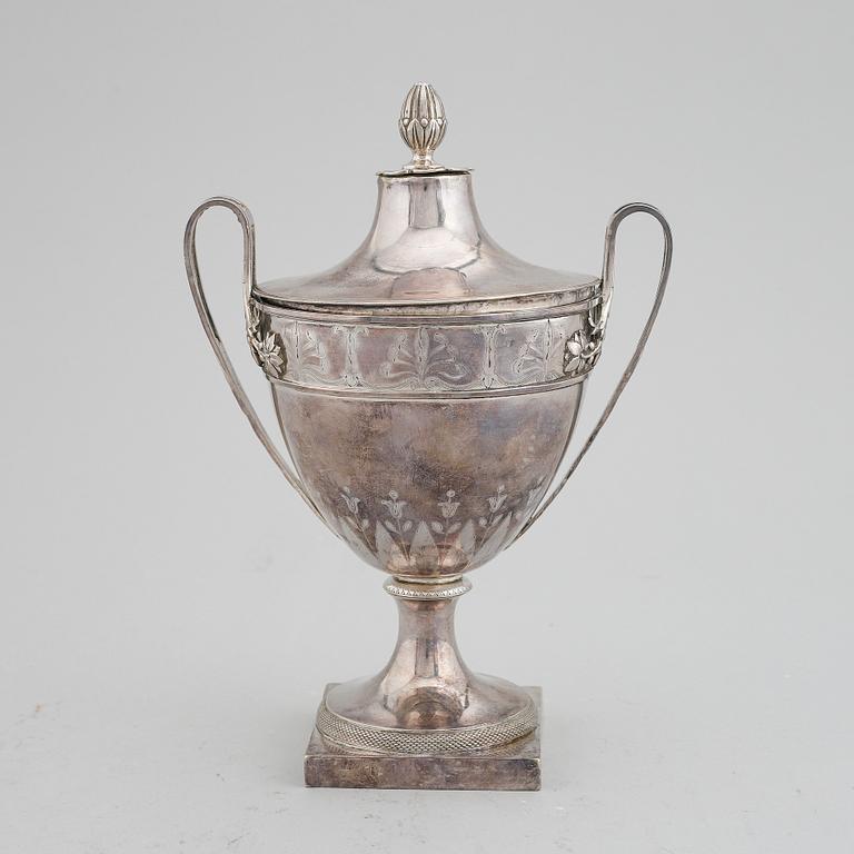 ROCH-LOUIS DANY, a silver sugar bowl, (active 1779-1809), Paris, France, 1789.