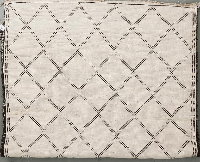 MATTA, Beni Ourain. Ca 290x185 cm.