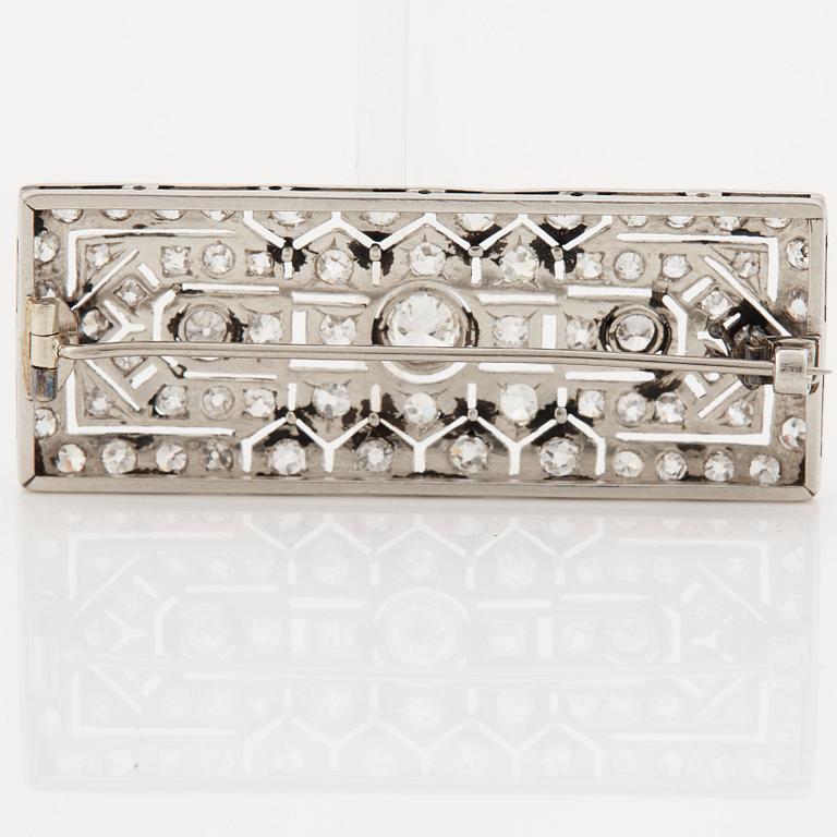 A diamond brooch of different cuts, art déco.