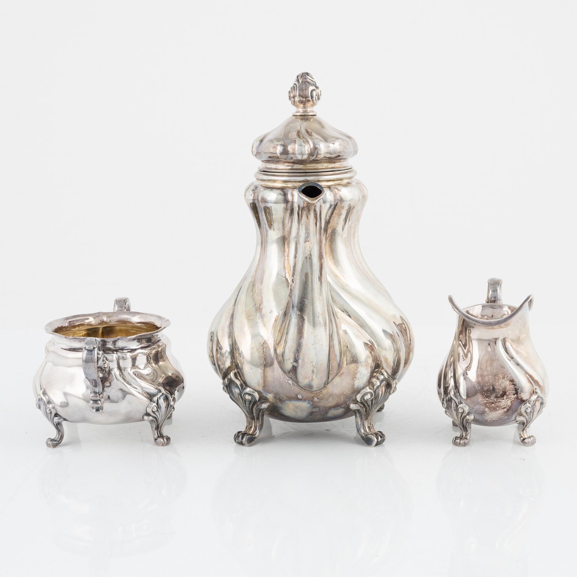 A 3-piece Norwegian silver Rococo style coffee service, Norsk Filigransfabrik, Oslo, around the year 1900.