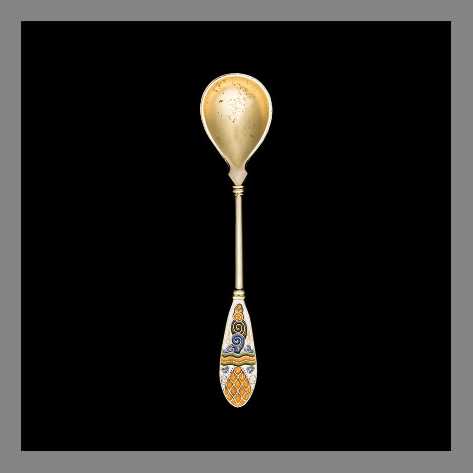 FABERGÉ SKED, silver (88), cloisonné emalj, Moskva, tidigt 1900-tal. Vikt 33,3 g.