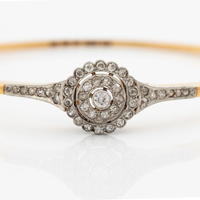 Armring 18K guld med gammalslipade diamanter 1920-tal.