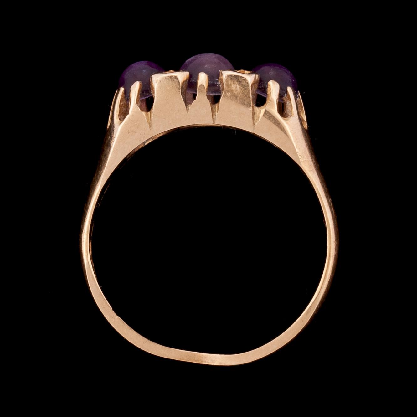 RING, 18k guld med ametister. Göteborg. Vikt ca 3 g.