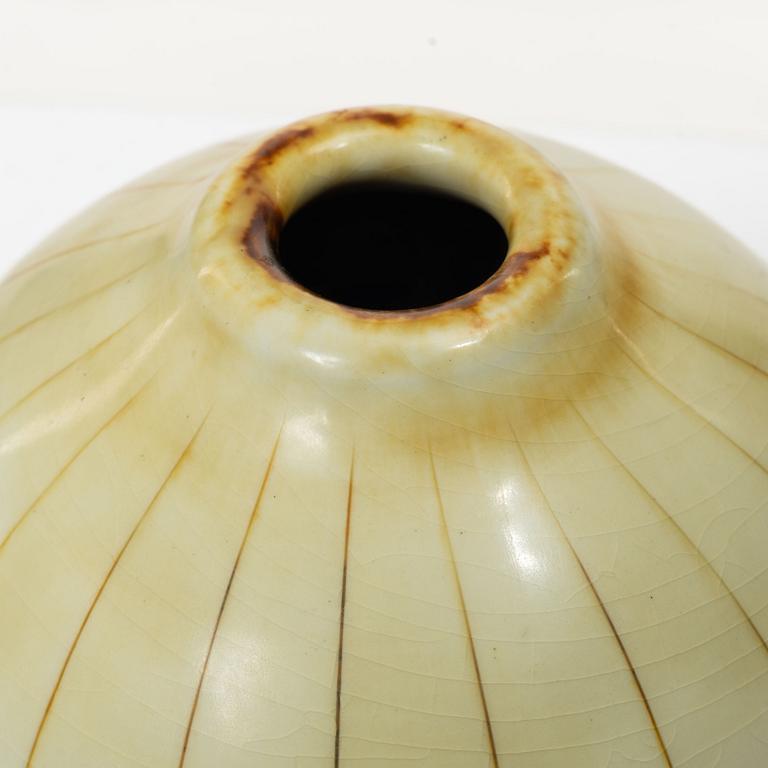 Gertrud Lönegren, A 'Miranda' stoneware vase, Gertrud Lönegren, Rörstrand, 1936–1941.