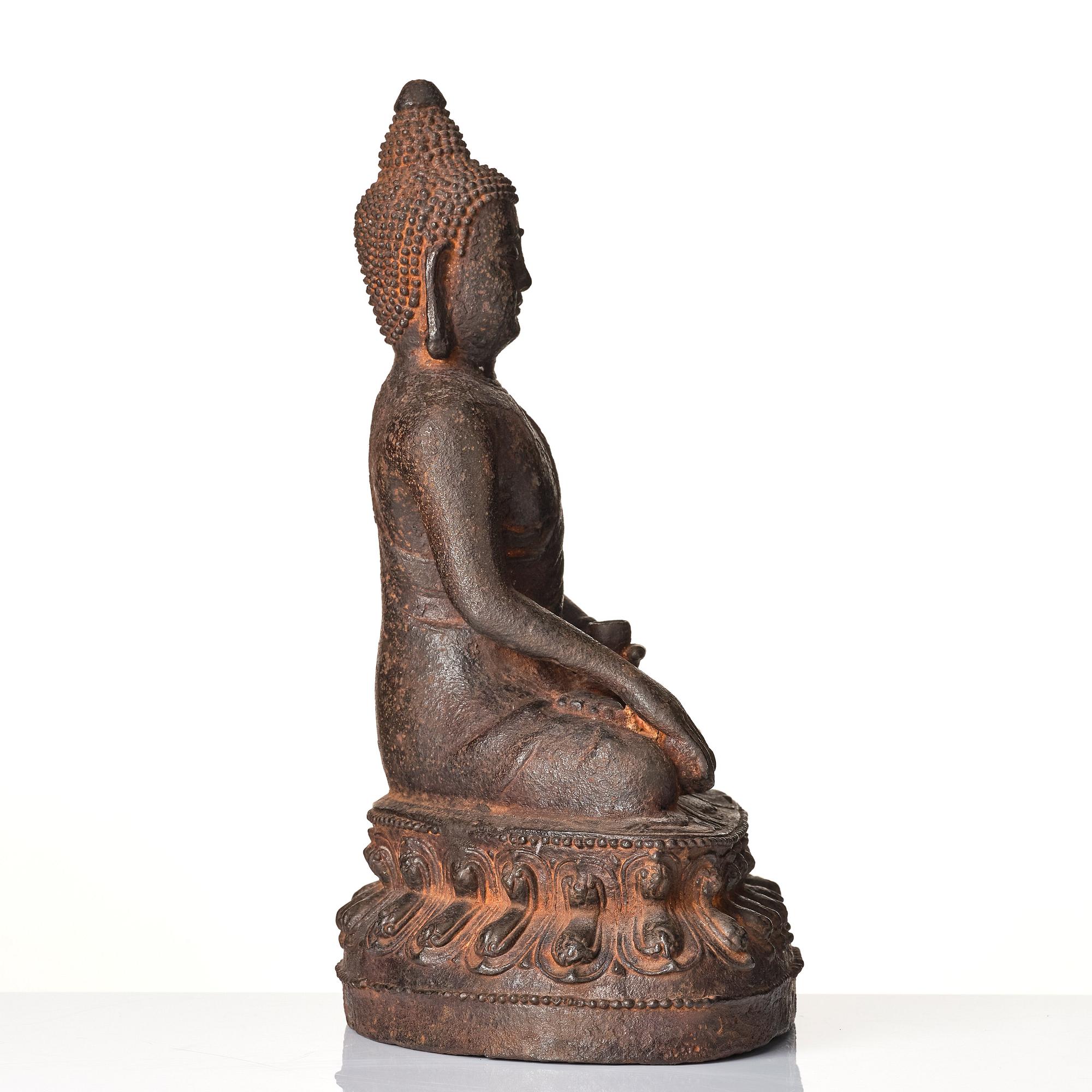 Buddha, järn. Mingdynastin (1368-1644).