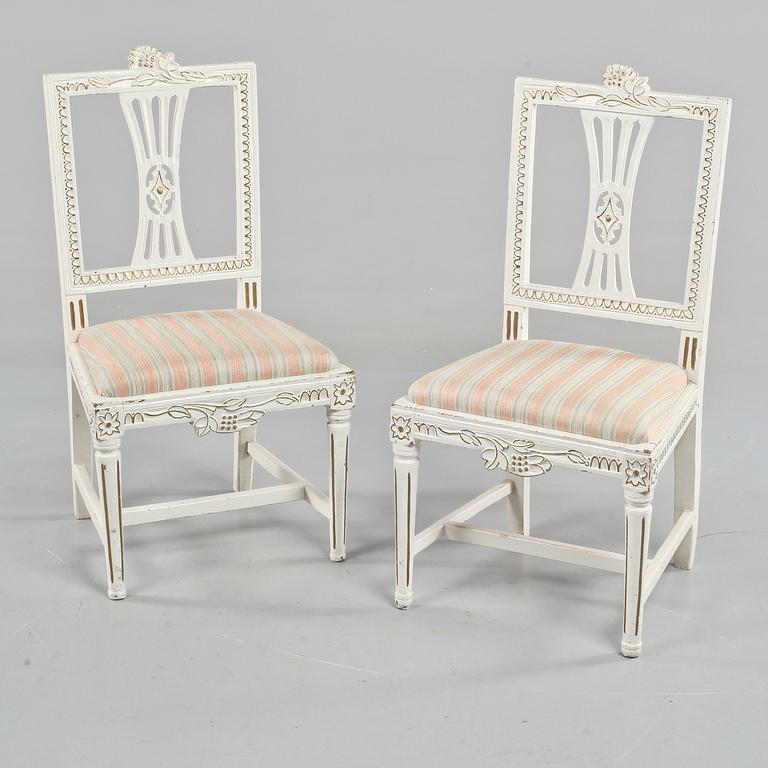 STOLAR, ett par, gustavianska, omkring 1800.