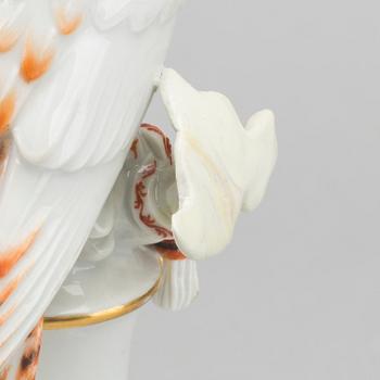 A set of two porcelain Meissen figurines.