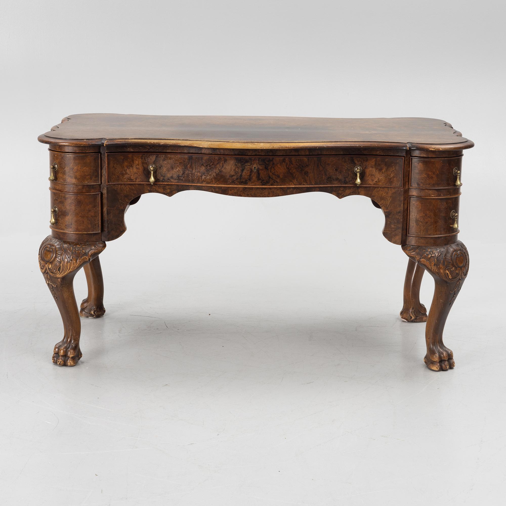A Chippendale-style desk from Lysbeg & Hansén, Denmark, first half of the 20th century, around 1900.
