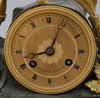 BORDSPENDYL, senempire. brons samt mässsing. 1800-talets första hälft /mitt.