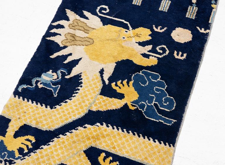 Pelarmatta, old Kina, ca 238 x 80 cm.